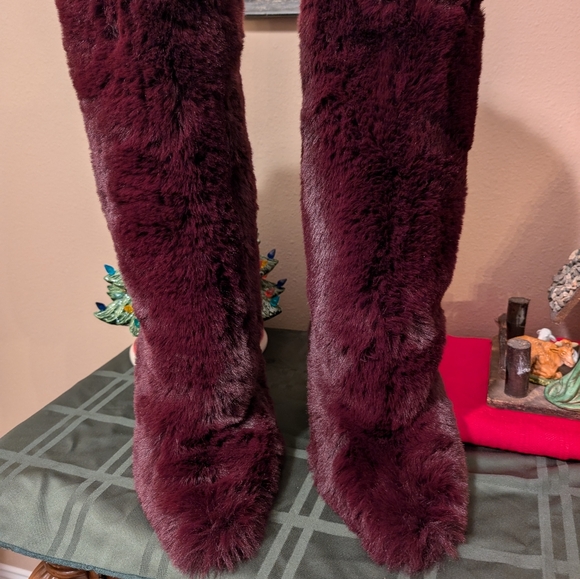 Jeffery Campbell Viral Faux Fur Fuzzie Boots NWOB - Picture 4 of 9